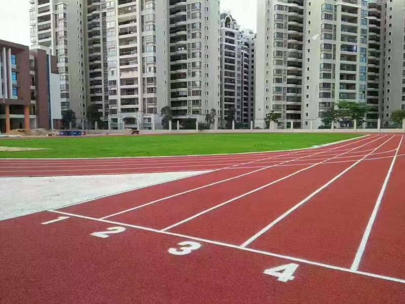 贵州运动中心塑胶跑道收官